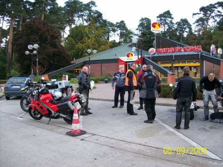 pause bei fahrt nach frankfurt zum korso 3.jpg